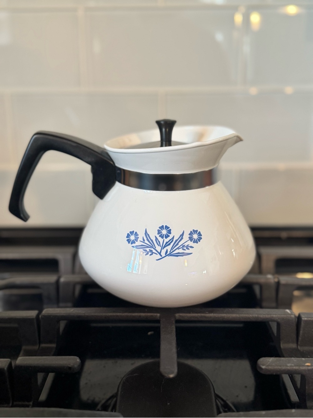 Vintage Corningware blue cornflower tea pot 4 cup